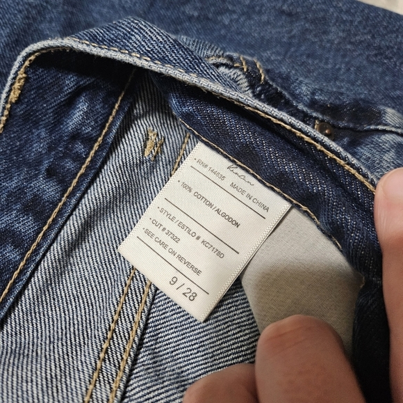 Kancan dark wash distressed jeans! - Picture 4 of 7